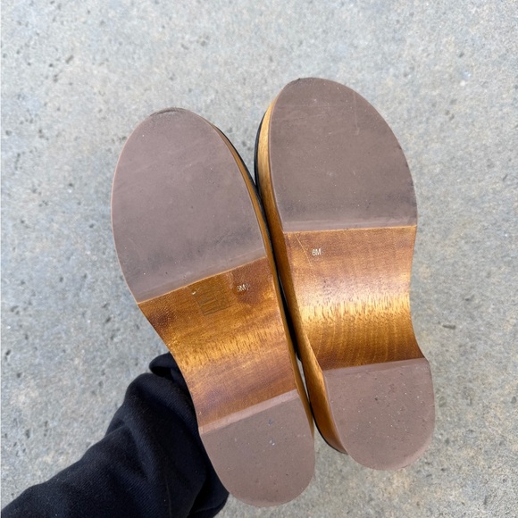 Tory Burch Black Leather Mules with Gold Chain - Picture 4 of 5